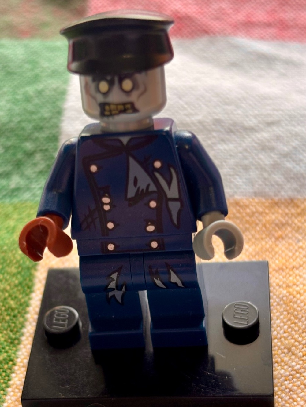 LEGO Monster Fighters "Zombie Driver" mof012 with stand and accessories